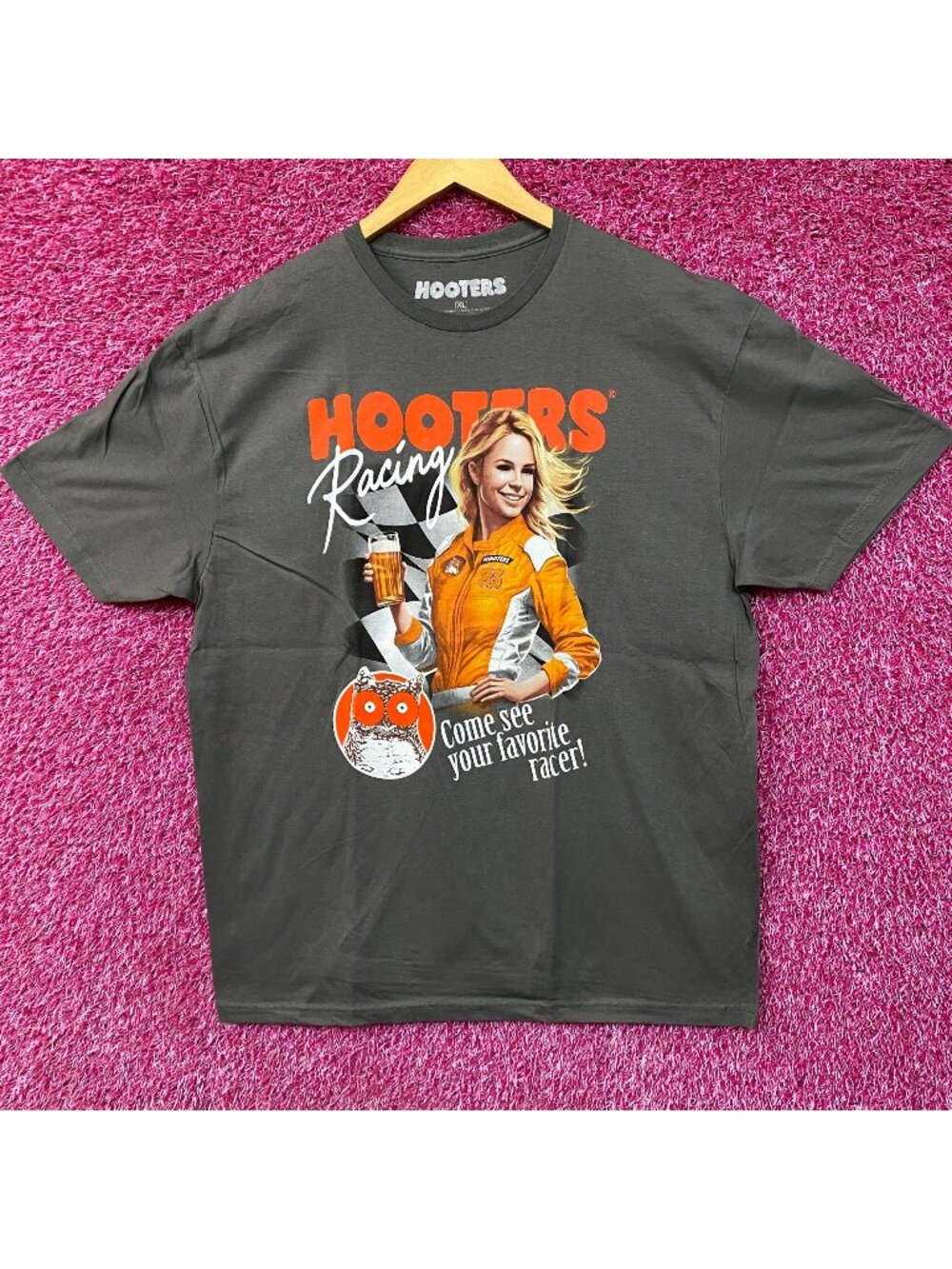 Hooters Racing Come See Your Favorite Racer T-Shirt XL